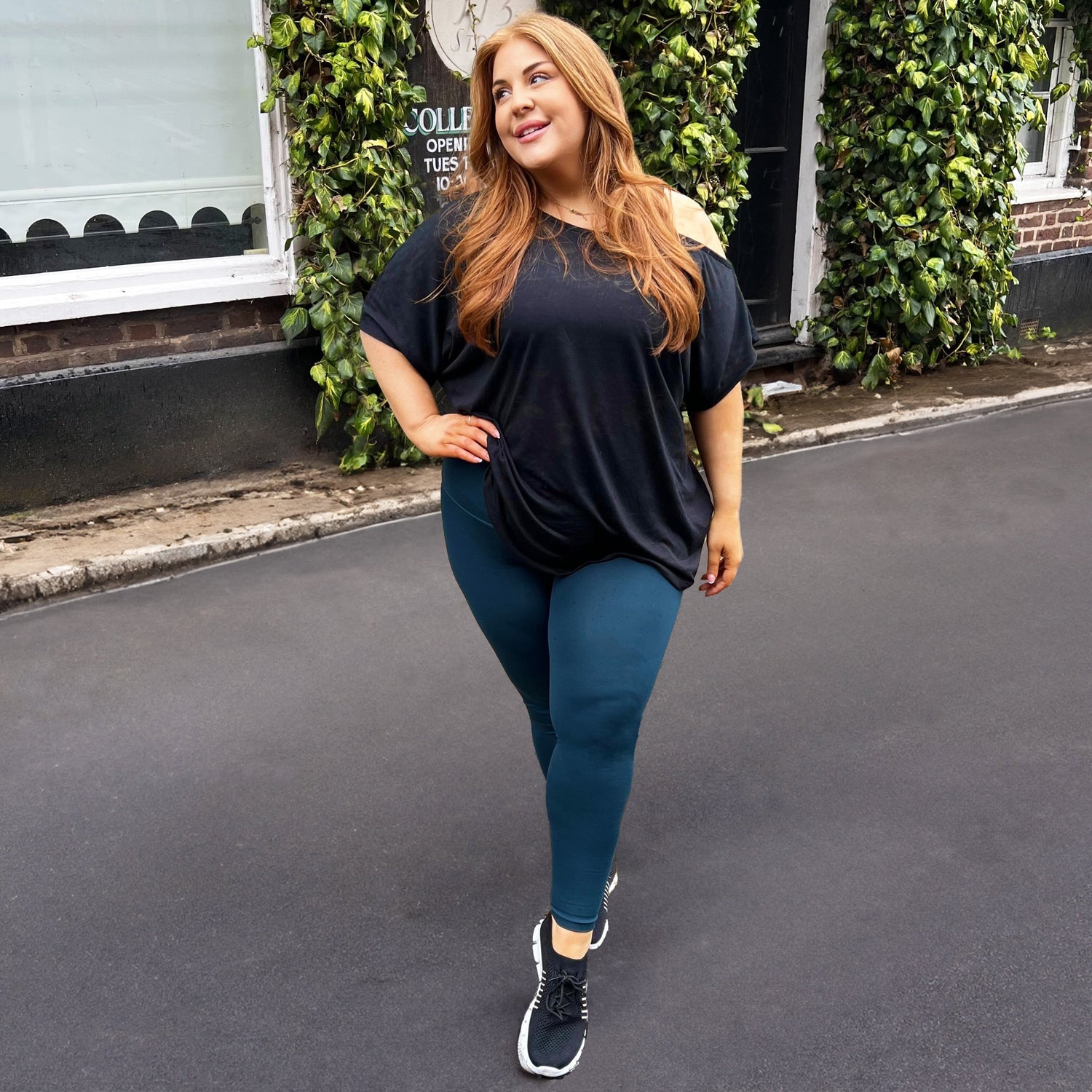 Debbie Off Shoulder Tee - Negro