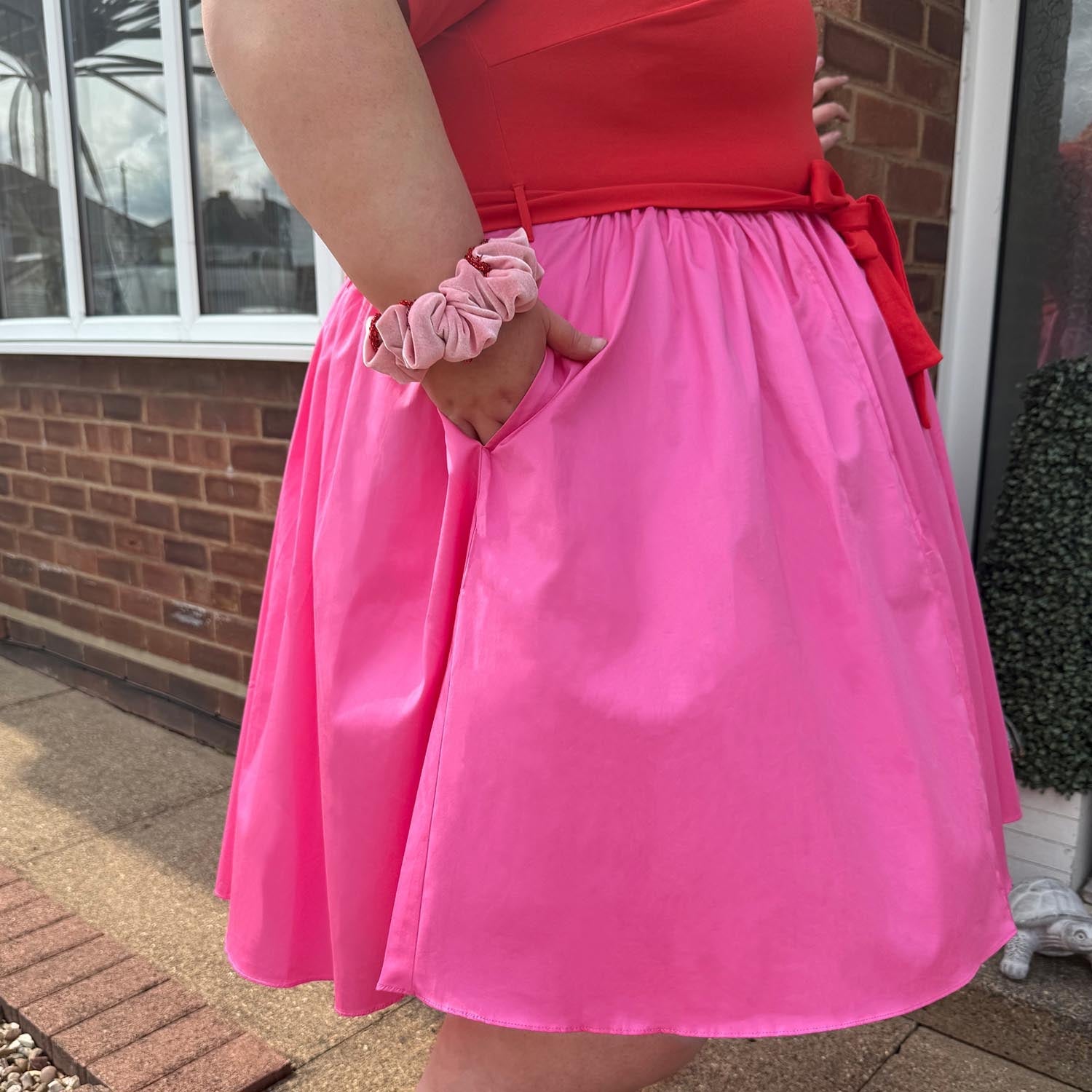 Courtney, 5ft 5in / 165cm - Size I