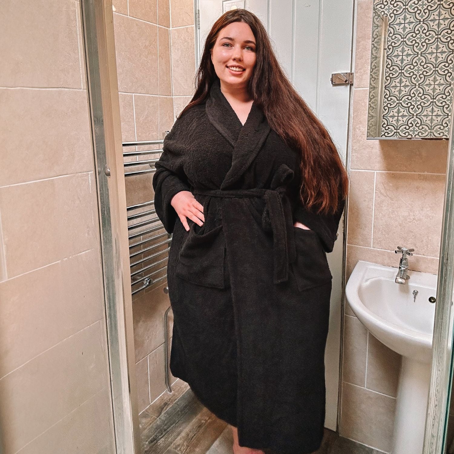 Bata de baño con floof - negro
