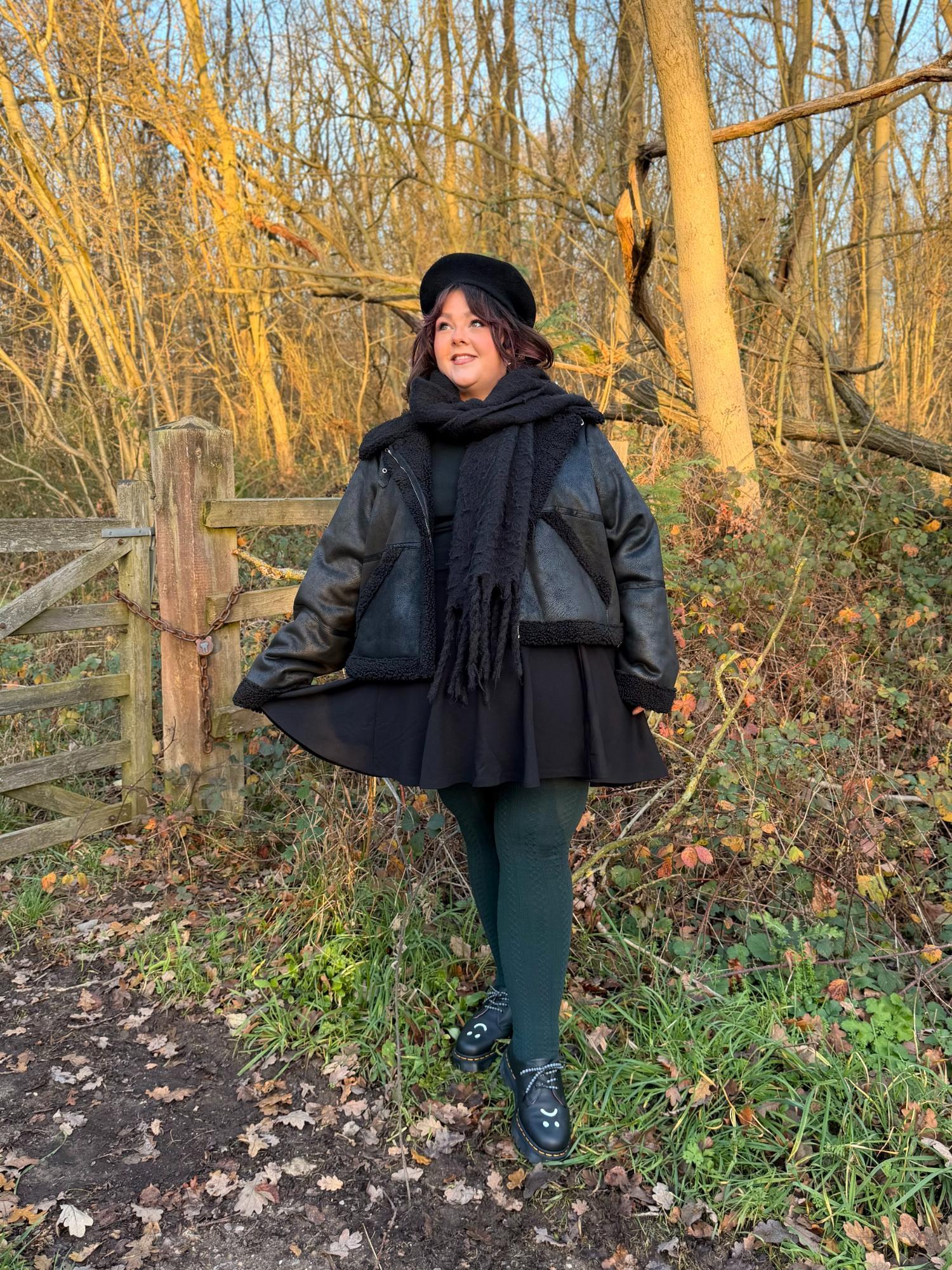 Jupe mini-évasée - Noir (V2)