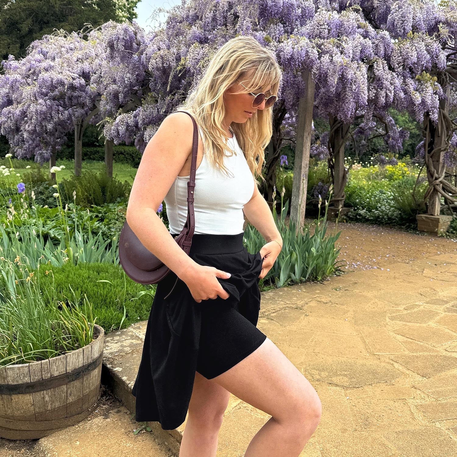 Toni, 5'7