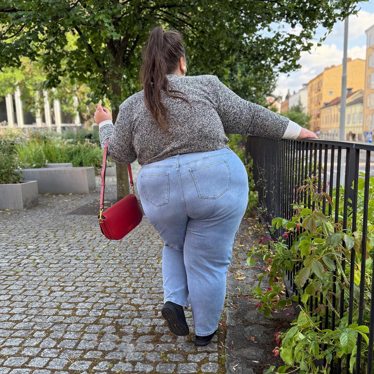 Maria, 5ft 6in / 168cm - Size I1 Reg