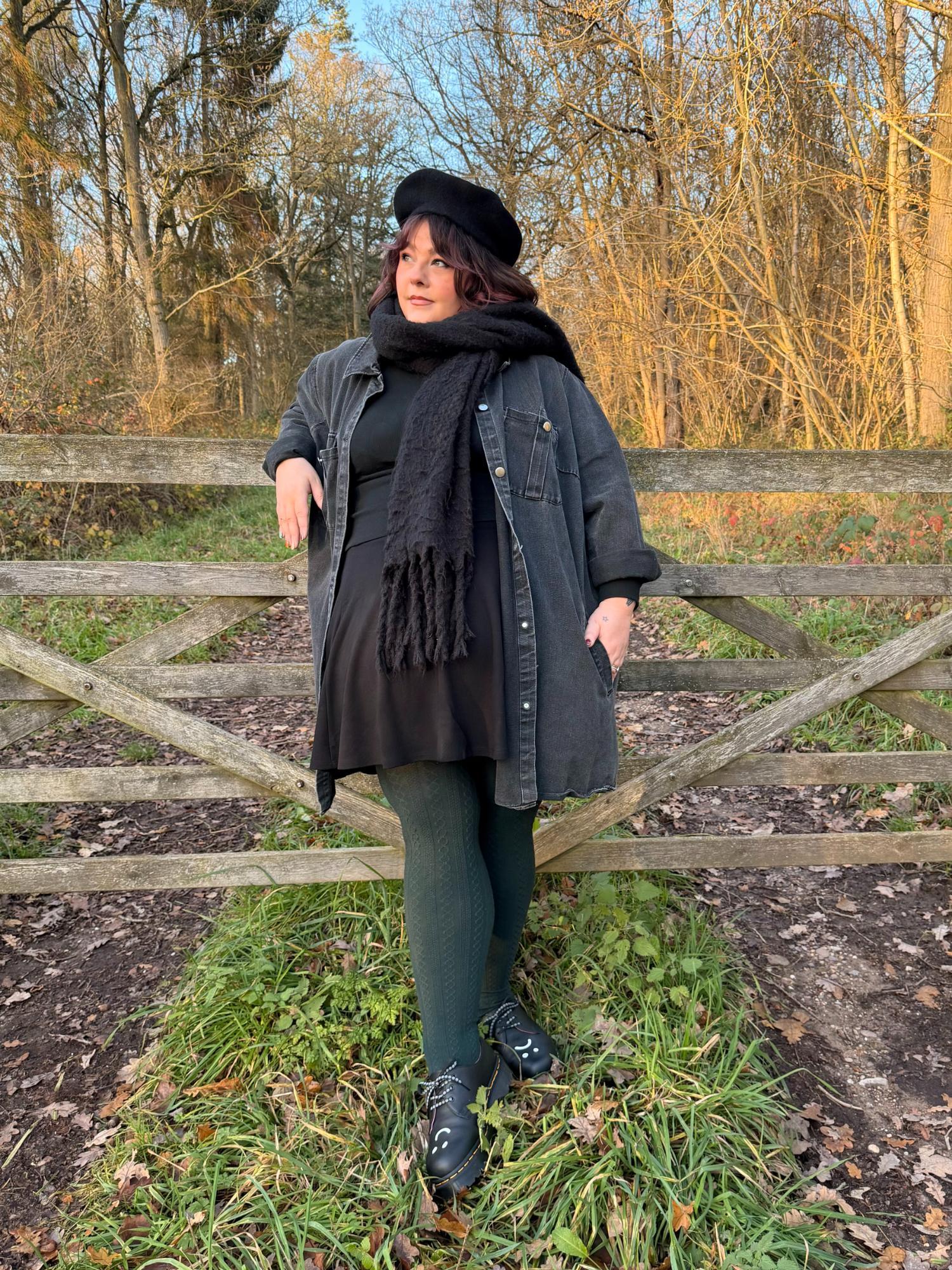 Jupe mini-évasée - Noir (V2)